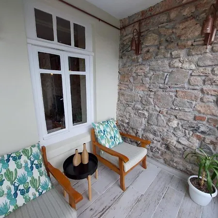 Apartment Stone Garden In The Heart Of The Eskiomerler
